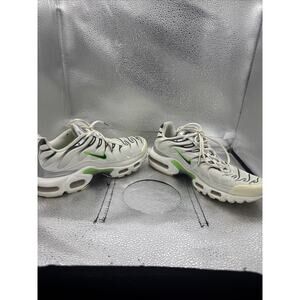 Nike Air Max Plus TN Size 10.5 DN6997-100, White-Black Sneakers Shoes #1